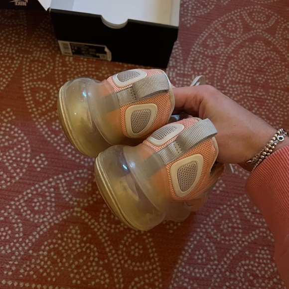 Nike air max 720 bleached coral (woman’s) - Picture 4 of 10